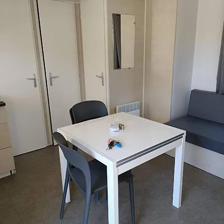אתר קמפינג Mobil-home 97 *
